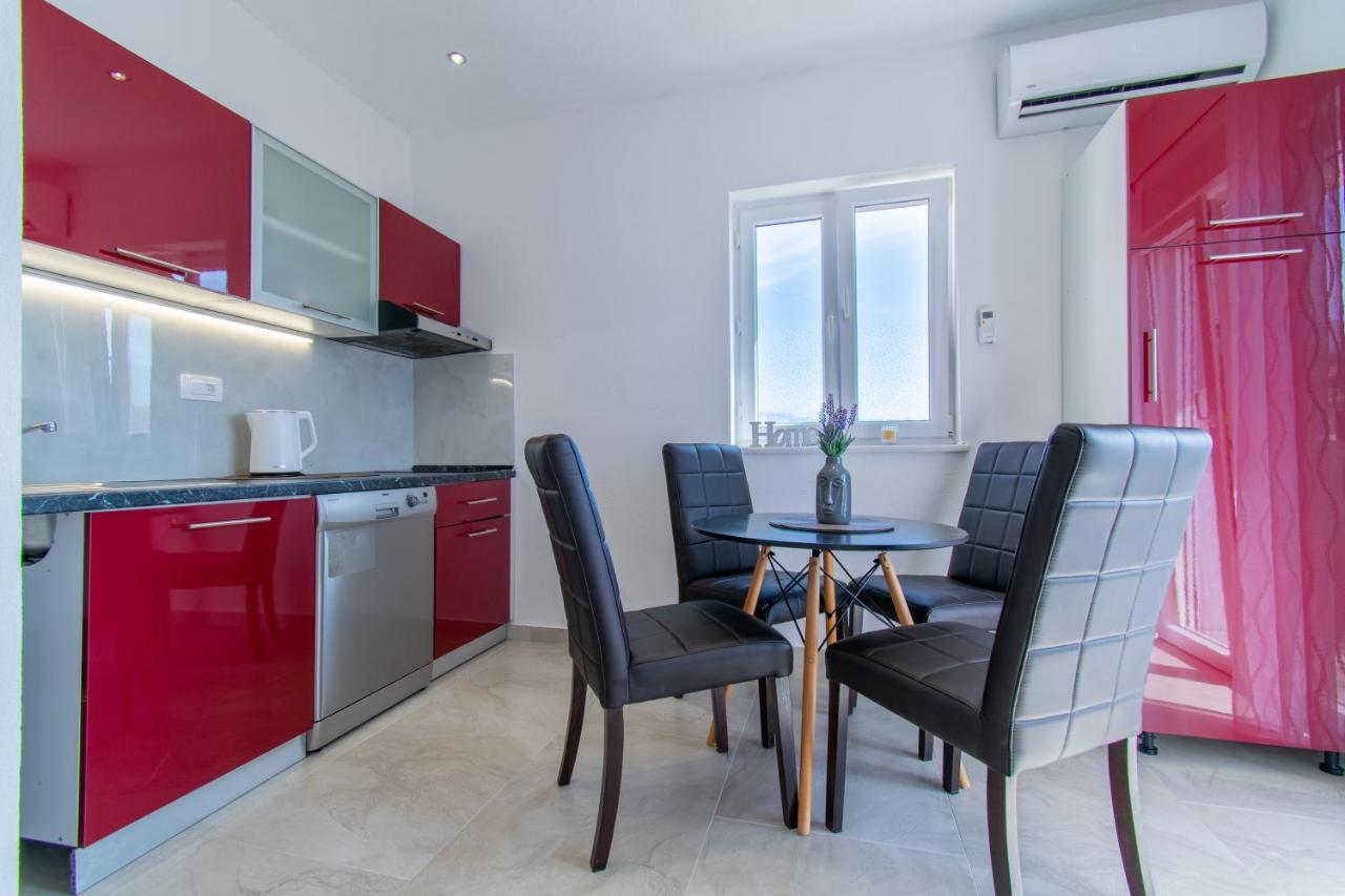 Apartmani Lavanda Centar Макарска Экстерьер фото