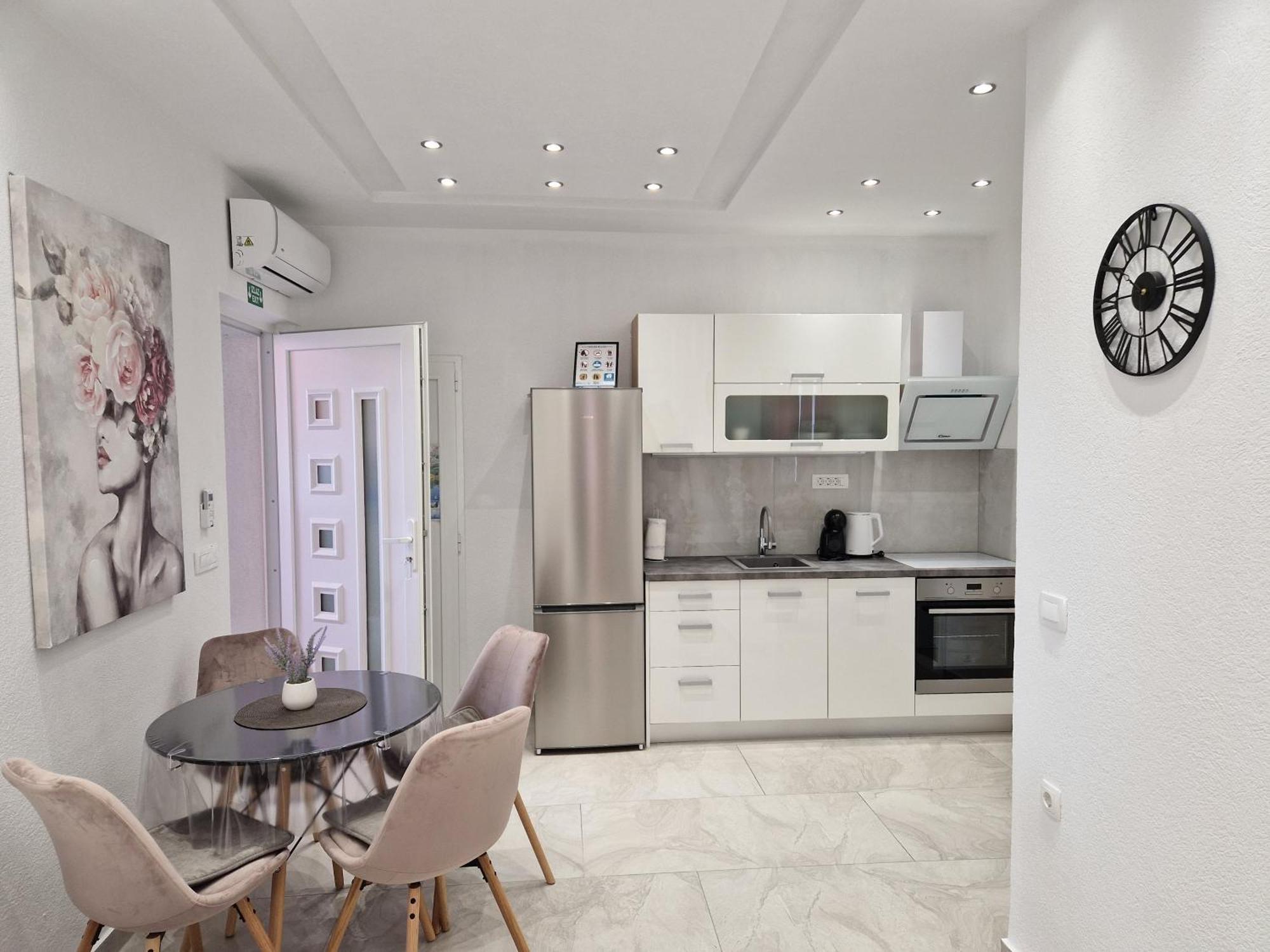 Apartmani Lavanda Centar Макарска Экстерьер фото